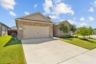 400 Prairie Clover Trail, Fort Worth, TX 76131 - Photo 3