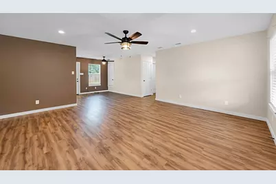 210 N Harrison Street, McGregor, TX 76657 - Photo 3