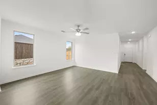 110 Honey Bee Dr, Cleburne, TX 76031 - Photo 5