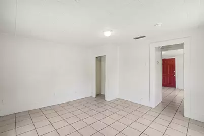 302 S Wood Street, Cleburne, TX 76033 - Photo 29