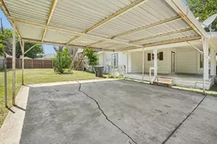 302 S Wood St, Cleburne, TX 76033 - Photo 35