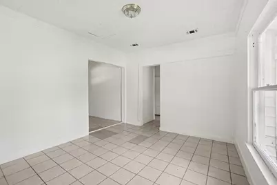 302 S Wood Street, Cleburne, TX 76033 - Photo 17