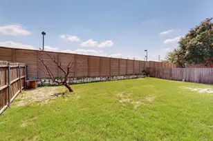 708 Lark Dr, Aubrey, TX 76227 - Photo 37