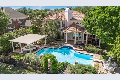 2400 Creekside Circle S, Irving, TX 75063 - Photo 1