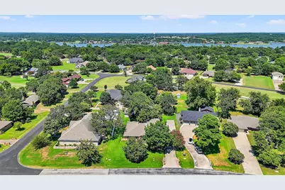 702 Kiowa Drive W, Lake Kiowa, TX 76240 - Photo 33