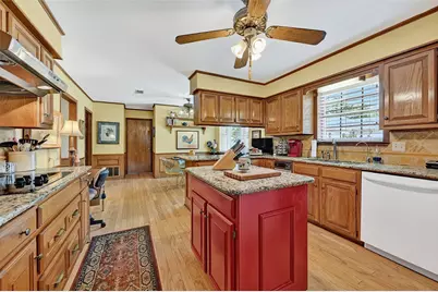 702 Kiowa Drive W, Lake Kiowa, TX 76240 - Photo 11