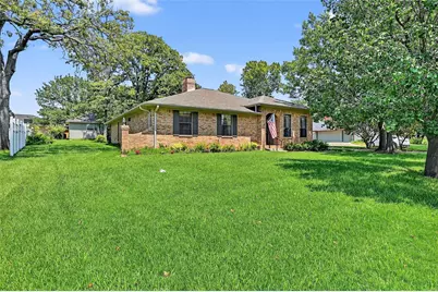 702 Kiowa Drive W, Lake Kiowa, TX 76240 - Photo 35