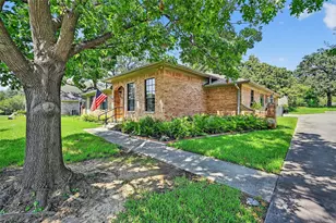 702 Kiowa Dr W, Lake Kiowa, TX 76240 - Photo 5
