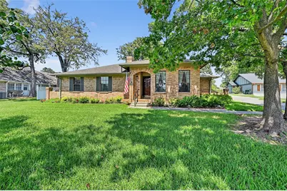 702 Kiowa Drive W, Lake Kiowa, TX 76240 - Photo 3