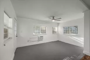 391 Gina Cir, Granbury, TX 76049 - Photo 9