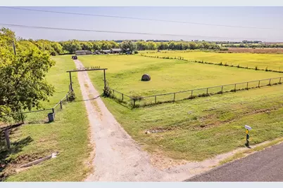 9964 State Hwy 171, Covington, TX 76636 - Photo 1