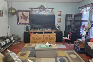 645 NW 10th St, Grand Prairie, TX 75050 - Photo 3