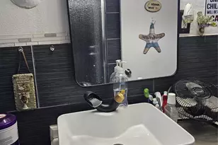 645 NW 10th St, Grand Prairie, TX 75050 - Photo 11