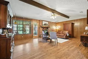 905 Clearview St, Krum, TX 76249 - Photo 11