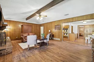 905 Clearview St, Krum, TX 76249 - Photo 9