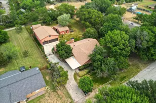 905 Clearview St, Krum, TX 76249 - Photo 37