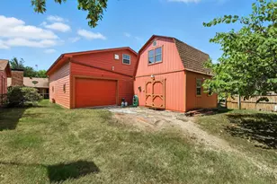 905 Clearview St, Krum, TX 76249 - Photo 33