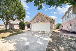 216 Lincoln Ln, Crowley, TX 76036 - Photo 3