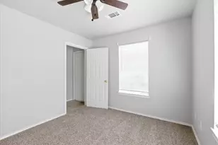 107 S Crawford St, Denton, TX 76205 - Photo 5