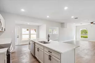 900 N 22nd St, Waco, TX 76707 - Photo 11