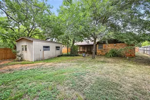 313 Vine St, Euless, TX 76040 - Photo 15