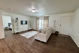 3609 Shady Ln, Joshua, TX 76058 - Photo 11