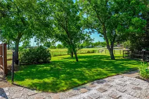 102 Clearman St, Krum, TX 76249 - Photo 37