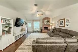 4726 Topaz Ln, Granbury, TX 76049 - Photo 15