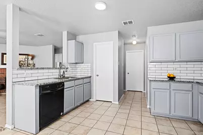 8709 Hunters Creek Drive, Fort Worth, TX 76123 - Photo 7