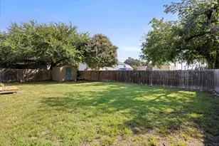 859 N Belknap St, Stephenville, TX 76401 - Photo 15