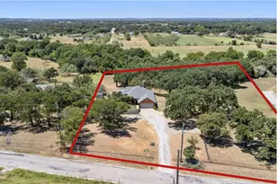 202 Morrow Rd, Springtown, TX 76082 - Photo 5