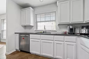 2409 S 2nd St, Waco, TX 76706 - Photo 11