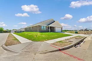 4037 Bonita Springs Dr, Fort Worth, TX 76123 - Photo 3