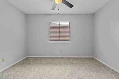 202 E Schreiber Street, Garland, TX 75040 - Photo 11