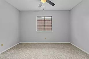 202 E Schreiber St, Garland, TX 75040 - Photo 11