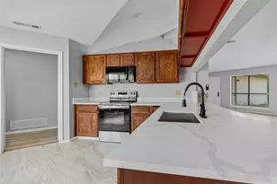 202 E Schreiber St, Garland, TX 75040 - Photo 7