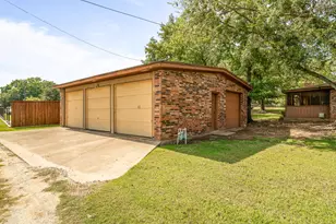 1325 Corvadura St, Graham, TX 76450 - Photo 31