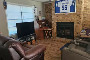 606 Hunter St, Bonham, TX 75418 - Photo 3