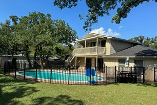 703 San Jacinto St, Mineral Wells, TX 76067 - Photo 1