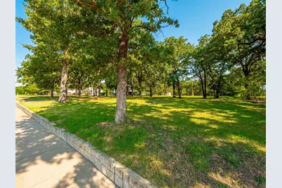 2801 Russell Road, Arlington, TX 76001 - Photo 3