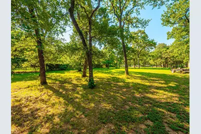 2801 Russell Road, Arlington, TX 76001 - Photo 5