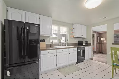 301 E 7th Street, Shady Shores, TX 76208 - Photo 11