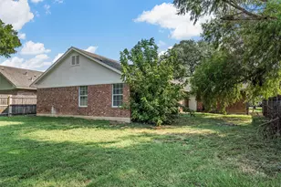 2439 S 2nd St, Waco, TX 76706 - Photo 23