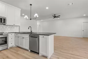 98 Arthur Ave, McGregor, TX 76657 - Photo 7