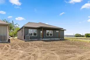 98 Arthur Ave, McGregor, TX 76657 - Photo 3