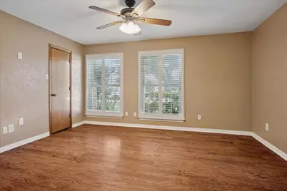 2027 Lavaca Trail, Carrollton, TX 75010 - Photo 11