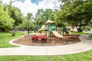 1901 N Fitzhugh Ave, Dallas, TX 75204 - Photo 27