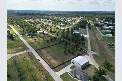 7015 Gulfstream Drive, Granbury, TX 76049 - Photo 3