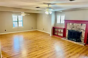 1223 Mockingbird St, Stephenville, TX 76401 - Photo 3