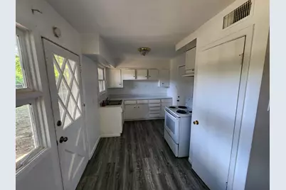 2206 Huntington Drive, Arlington, TX 76010 - Photo 9